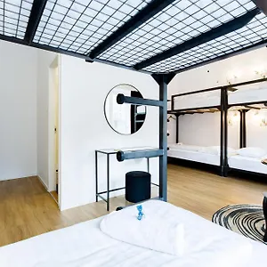 Maverick Downtown Hostel