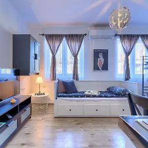 Monte Zaro Hostel Pula